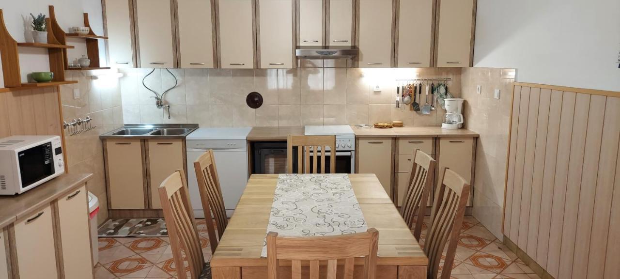 Apartmani Sladana Kampor Exteriér fotografie